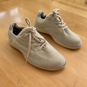 Allbirds Women’s size 9 White Wool Runner